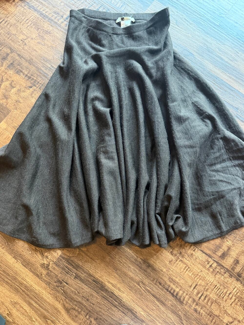 D. Exterior italian wool a line skirt small